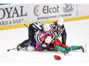 TAURON Hokej Liga. Polonia samodzielnym liderem. Ważne zwycięstwa Torunian i Krakowian