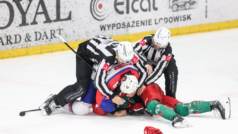 TAURON Hokej Liga. Polonia samodzielnym liderem. Ważne zwycięstwa Torunian i Krakowian