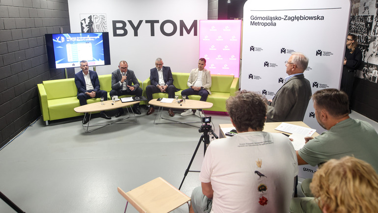 10 drużyn w TAURON Hokej Lidze, debiut Hokejowego Systemu Juniorskiego i sztuczna inteligencja na lodowiskach. 15 września rusza nowy sezon hokejowy